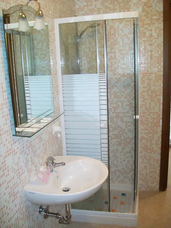 *** Guest house Affittacamere Vittoria San Donato Milanese Italy